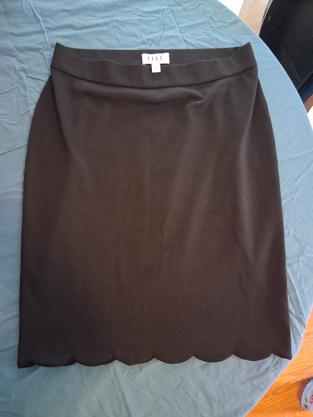 Elle Black Scalloped Hem Pencil Skirt